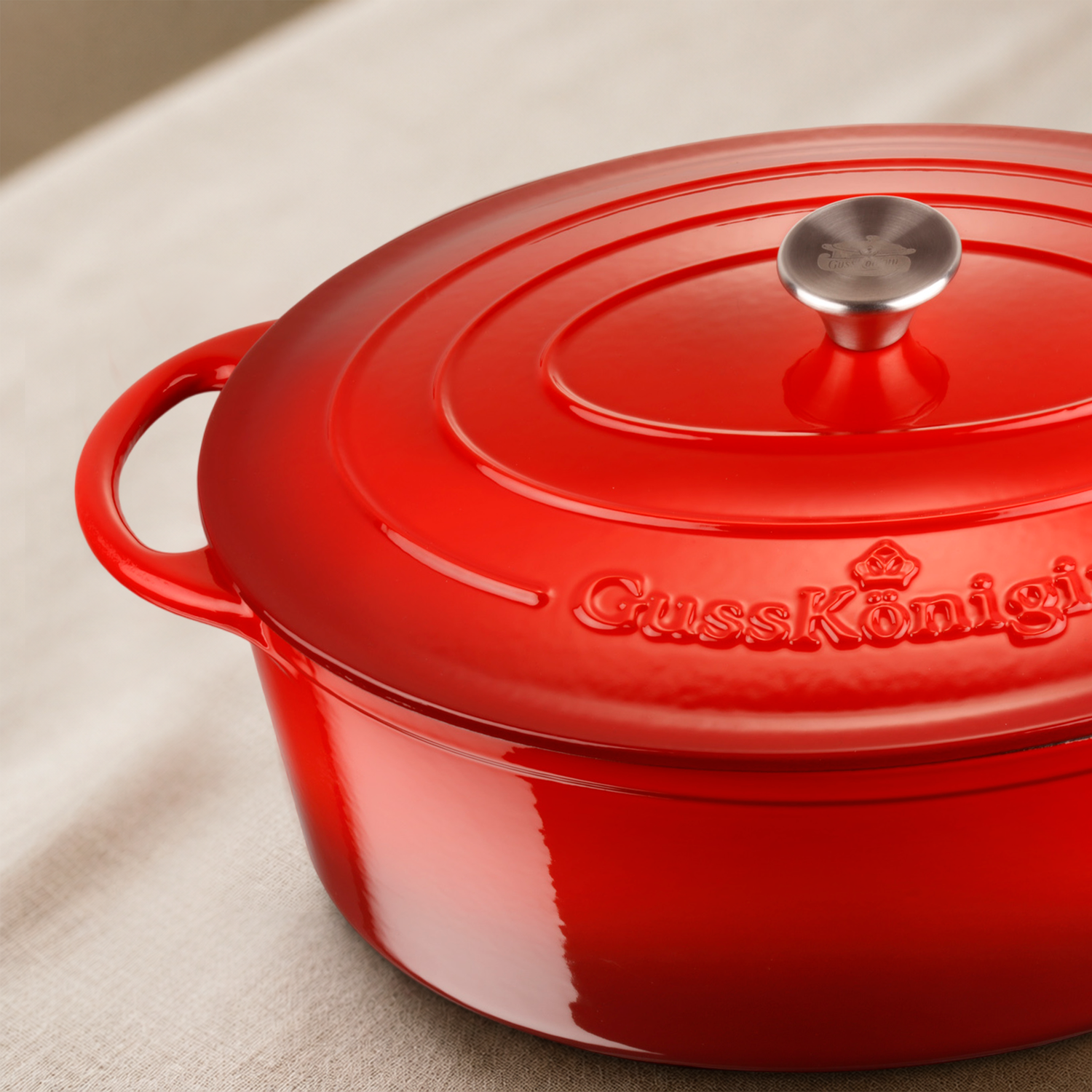 Enamelled Cast Iron Oval Roaster — Slow-Cooked Flavor That Brings Everyone Back to the Table.
